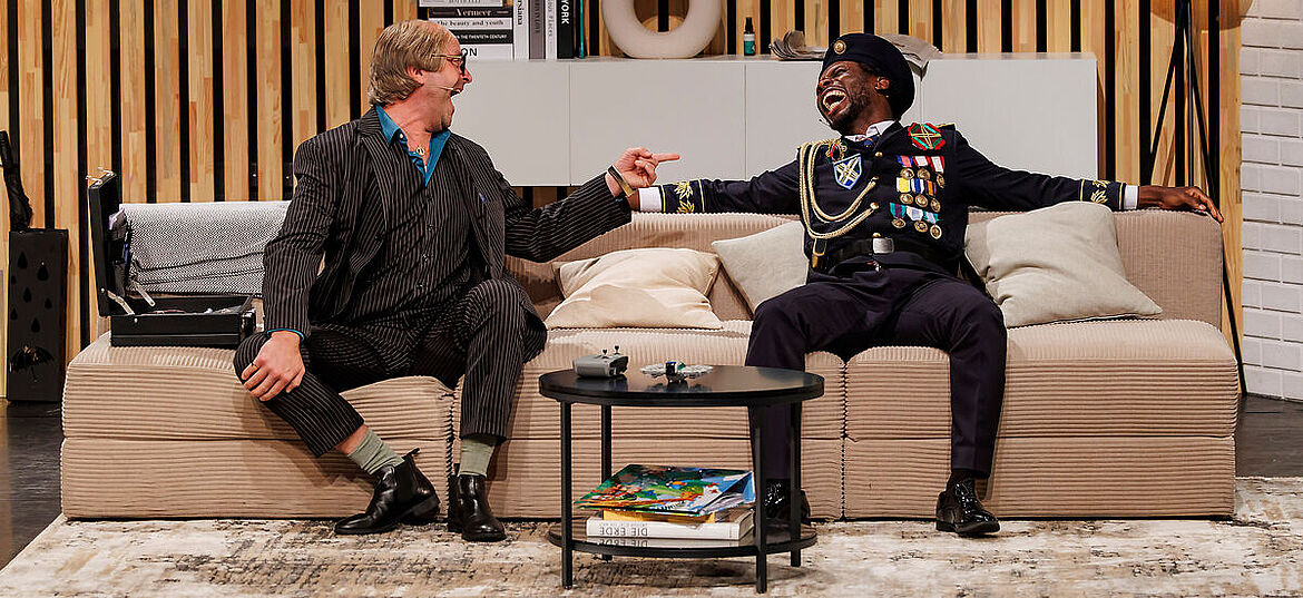 Schmidt_Der-50-Dollar-Diktator_c_MorrisMacMatzen_1200x550px_20_44d76f0a54