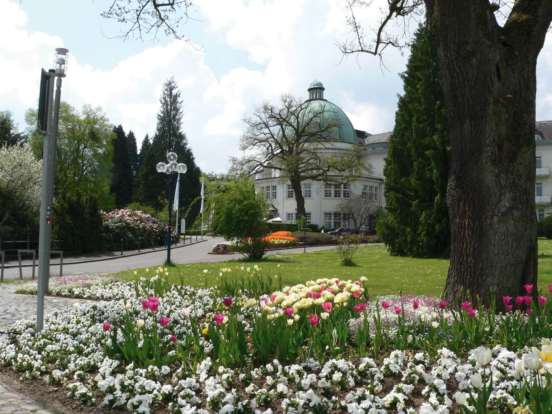 Bad-Wildungen-Fruehlingsstimmung-Maritim-c-Staatsbad_Bad_Wildungen