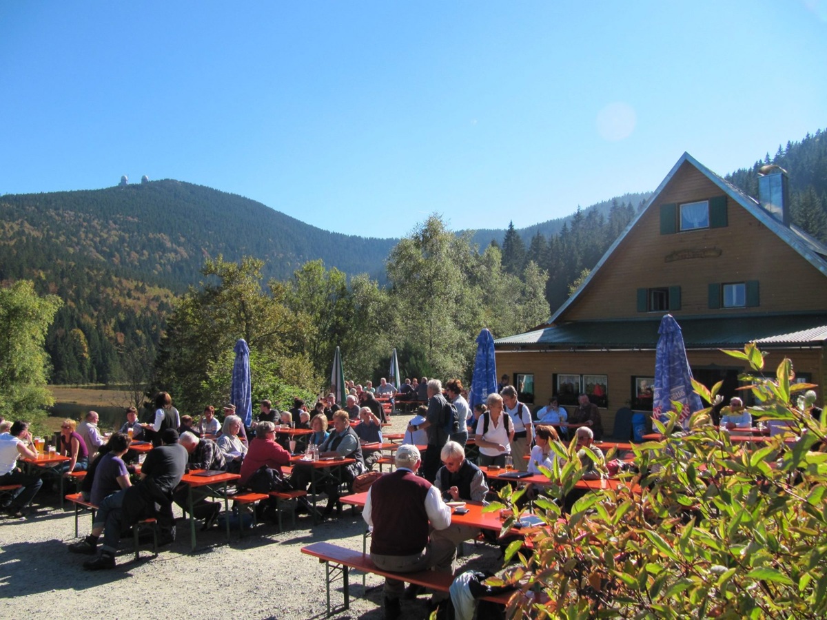 Kleiner-Arbersee-Seehäusl-von-Eva-Krötz-C_Eva-Kroetz_Bergverlag-Rother-scaled