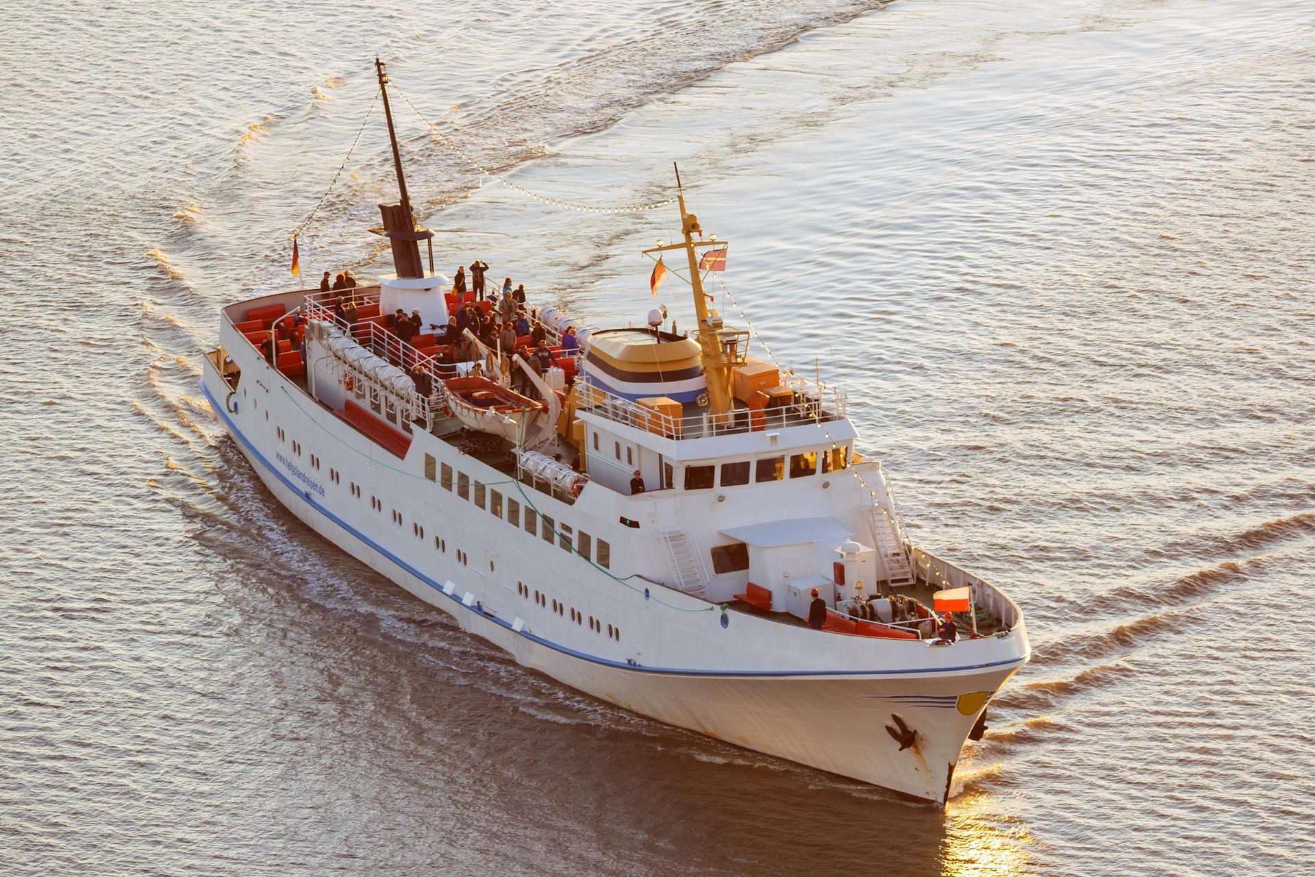 Fahrgastschiff