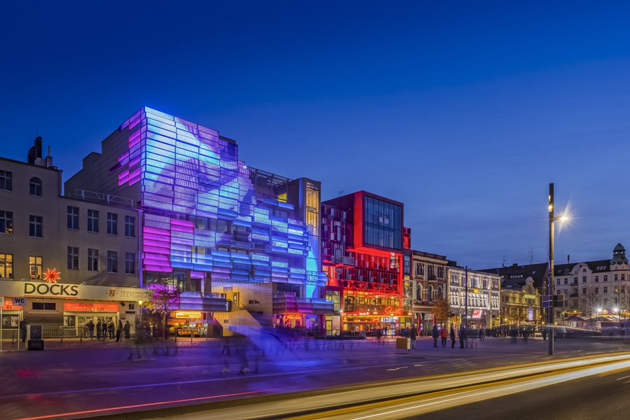 Gesamtansicht außen: Schmidtchen im Klubhaus St. Pauli, Schmidt Theater und Schmidts Tivoli (v.l.)